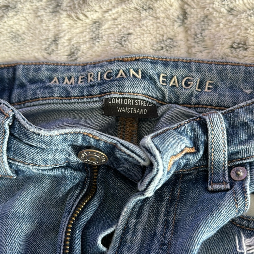 American Eagle mom jeans